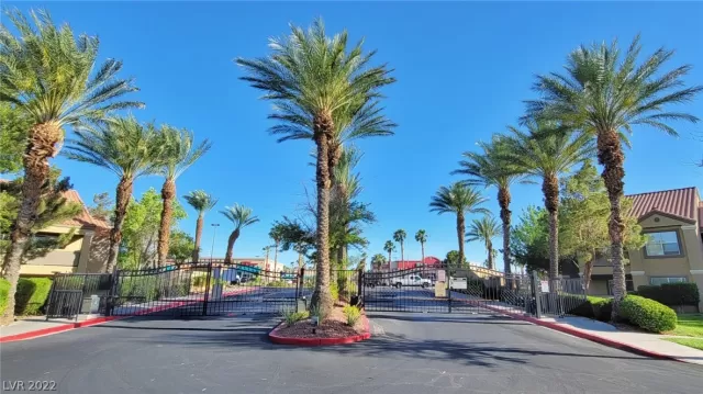 MLS: 2417957 Condo For Sale