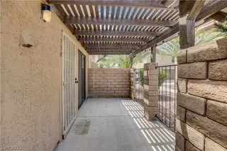 Photo #2: 2417966 Listing