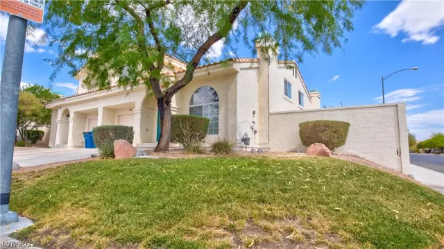 MLS: 2417982 Condo For Sale