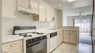 Photo #6: 2417982 Listing