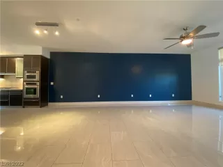 Photo #5: 2417983 Listing 