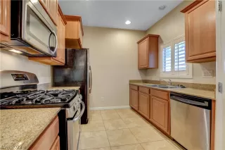 Photo #4: 2418012 Listing 