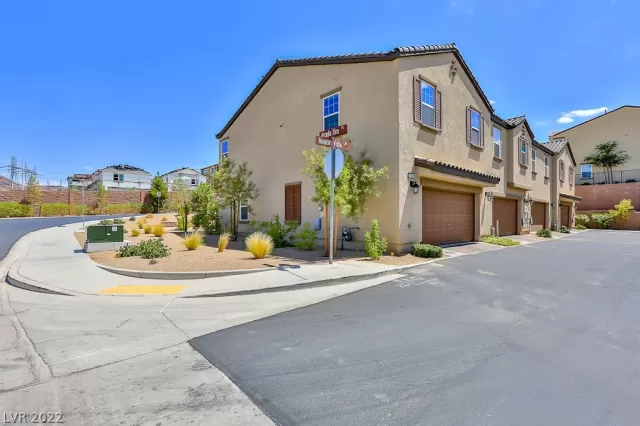 MLS: 2418016 Condo For Sale