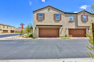 Photo #2: 2418016 Listing