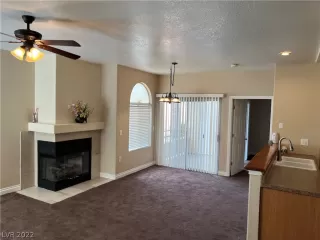 Photo #5: 2418027 Listing 