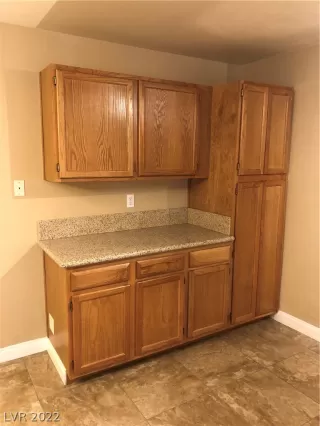 Photo #4: 2418072 Listing 