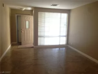 Photo #6: 2418072 Listing 