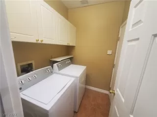 Photo #6: 2418076 Listing 