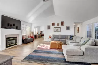 Photo #1: 2418092 Listing