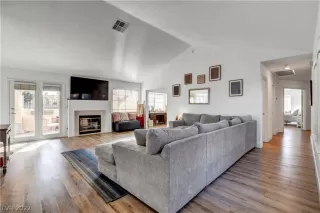 Photo #2: 2418092 Listing