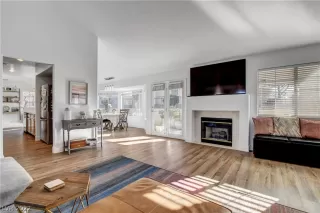 Photo #6: 2418092 Listing