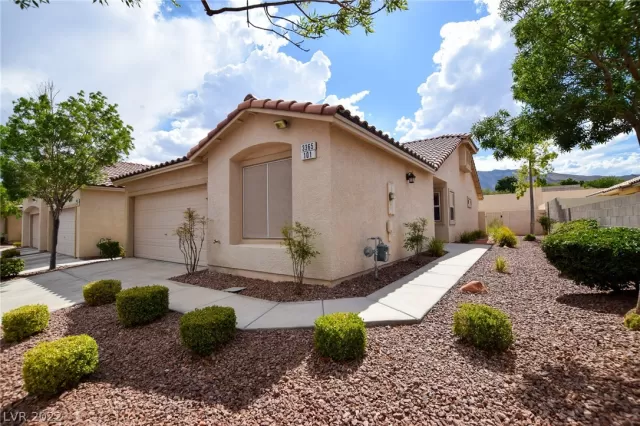 MLS: 2418151 Condo For Sale