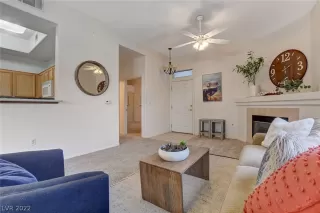 Photo #5: 2418173 Listing