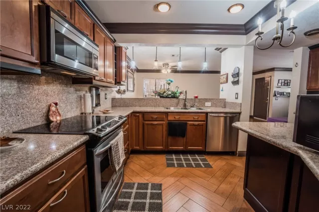 MLS: 2418176 Condo For Sale