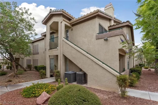 MLS: 2418179 Condo For Sale