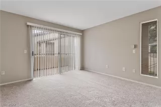 Photo #5: 2418179 Listing 