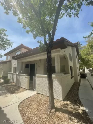 Photo #1: 2418200 Listing 