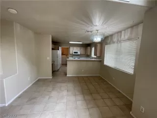 Photo #6: 2418200 Listing 