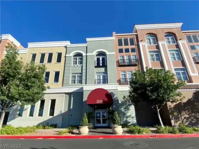 MLS: 2418257 Condo For Sale