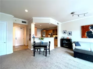 Photo #3: 2418257 Listing