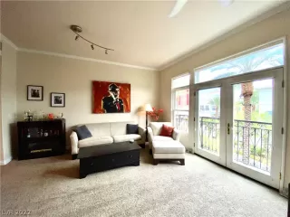 Photo #4: 2418257 Listing