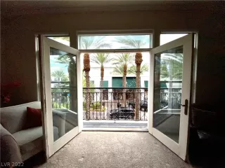 Photo #6: 2418257 Listing