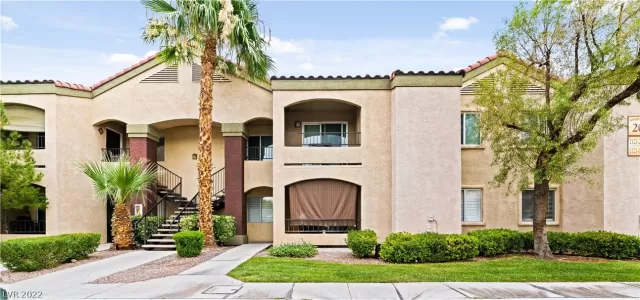 MLS: 2418309 Condo For Sale