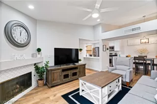 Photo #4: 2418309 Listing 