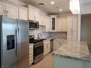 Photo #5: 2418313 Listing