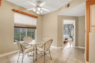 Photo #6: 2418319 Listing