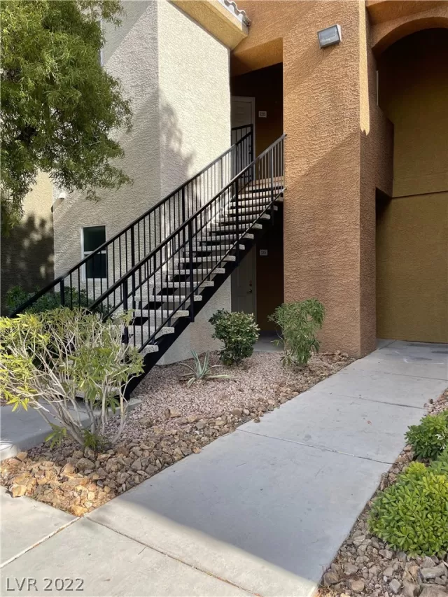 MLS: 2418348 Condo For Sale