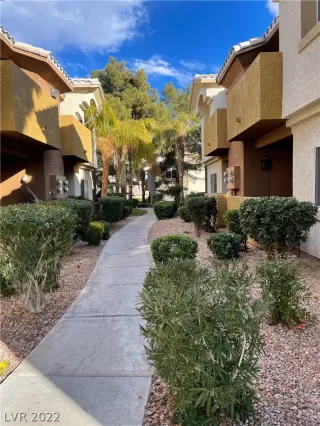 Photo #4: 2418348 Listing 