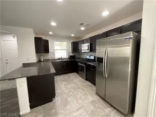 Photo #4: 2418378 Listing 