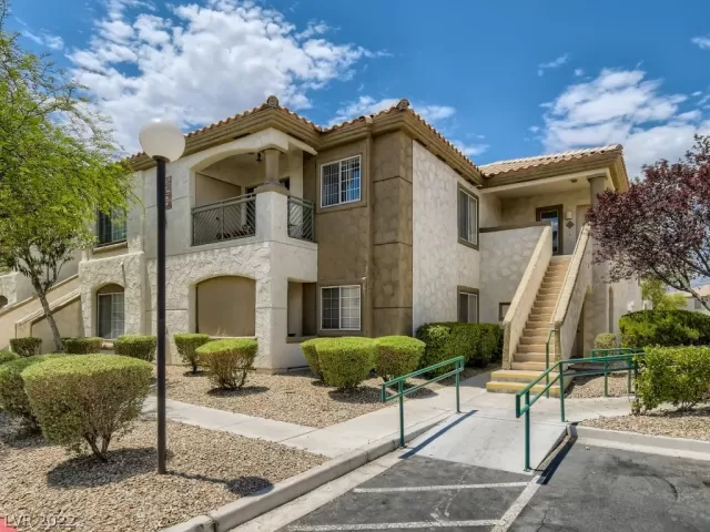 MLS: 2418387 Condo For Sale