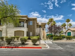Photo #2: 2418387 Listing