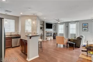 Photo #6: 2418397 Listing 