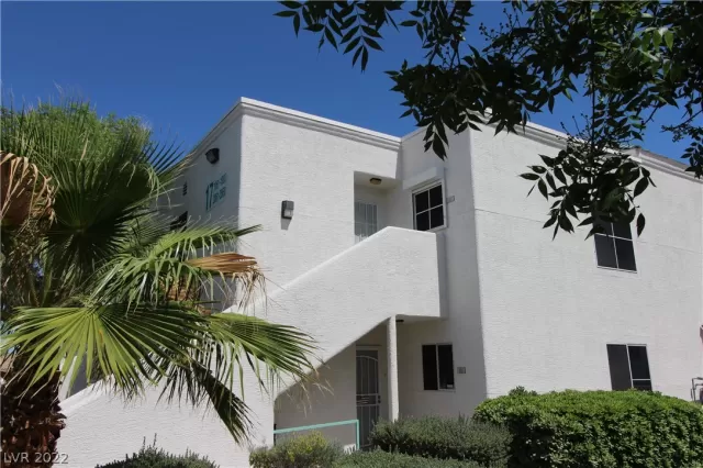 MLS: 2418411 Condo For Sale