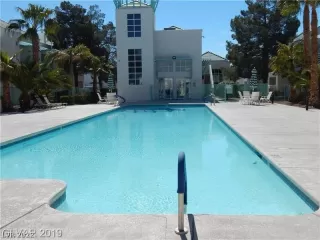 Photo #5: 2418411 Listing