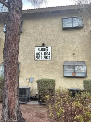 Photo #1: 2418416 Listing