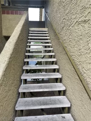 Photo #2: 2418416 Listing