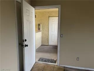 Photo #4: 2418416 Listing