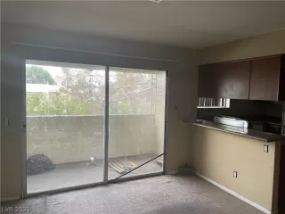 Photo #5: 2418416 Listing