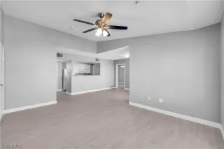 Photo #4: 2418441 Listing