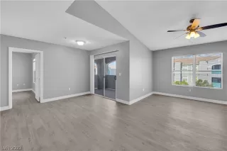 Photo #6: 2418441 Listing