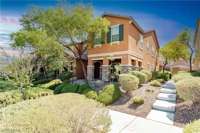 MLS: 2418456 Condo For Sale