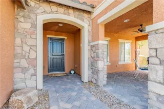 Photo #4: 2418456 Listing