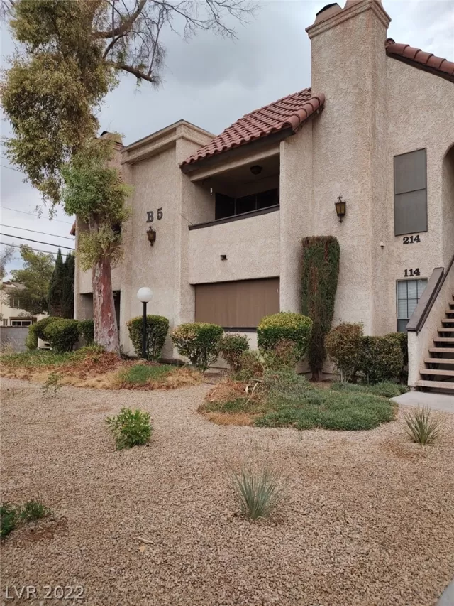 MLS: 2418485 Condo For Sale