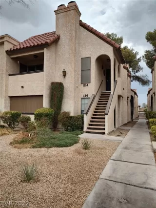 Photo #1: 2418485 Listing 