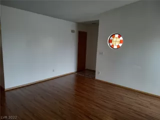 Photo #4: 2418485 Listing 