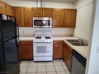 Photo #6: 2418485 Listing 